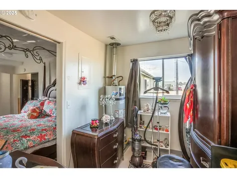 1090 4th Avenue Hammond OR 97121
