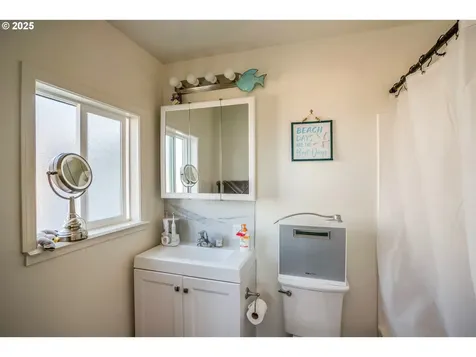 1090 4th Avenue Hammond OR 97121
