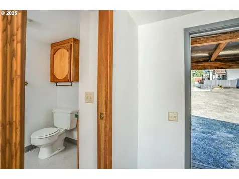 1090 4th Avenue Hammond OR 97121