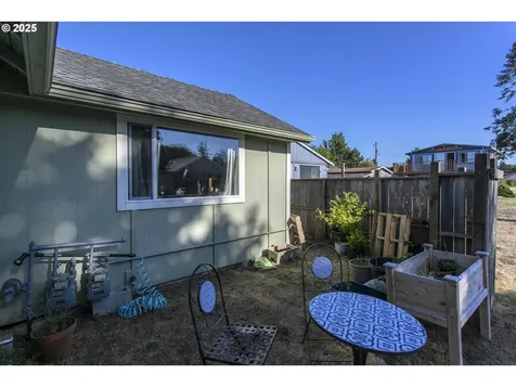 1090 4th Avenue Hammond OR 97121