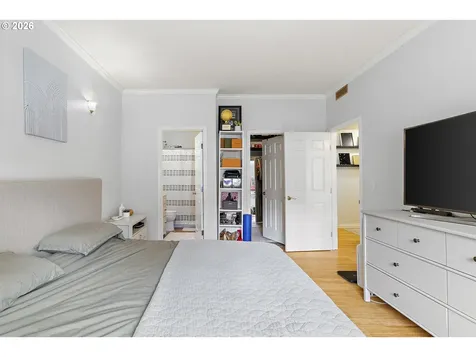 4320 S Corbett Avenue Portland OR 97239