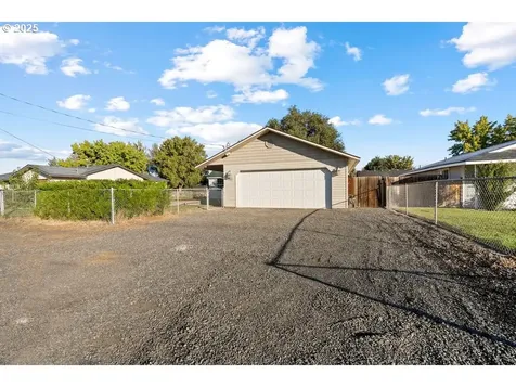 927 E Main Street Hermiston OR 97838