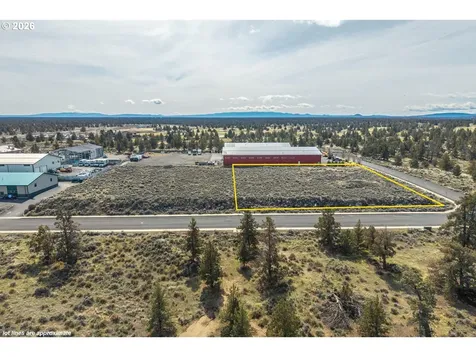 2200 SW Deerhound Avenue Redmond OR 97756
