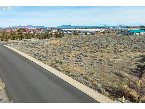 2200 SW Deerhound Avenue Redmond OR 97756