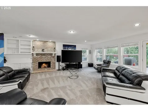 16275 NE Eugene Court Portland OR 97230