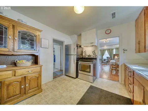 1738 18th Avenue Forest Grove OR 97116
