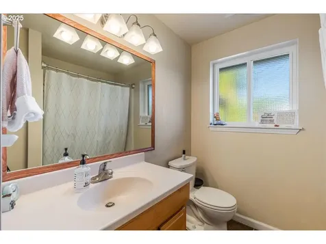 103 E Foothills Drive Newberg OR 97132