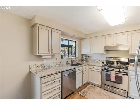 103 E Foothills Drive Newberg OR 97132