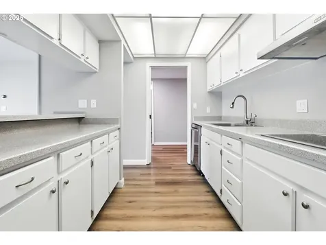2221 SW 1st Avenue Portland OR 97201