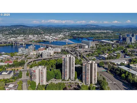 2221 SW 1st Avenue Portland OR 97201