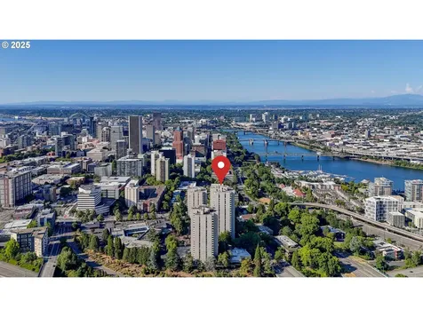 2221 SW 1st Avenue Portland OR 97201