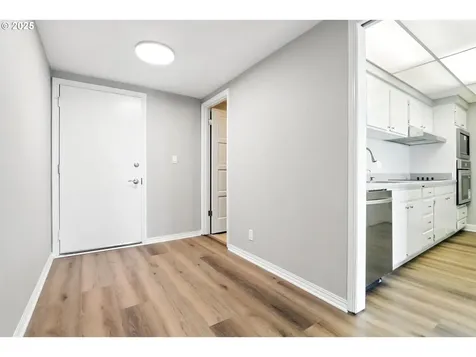 2221 SW 1st Avenue Portland OR 97201