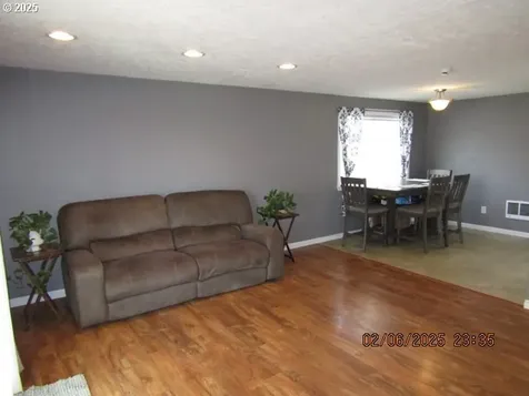 1567 SW Levens Street Dallas OR 97338