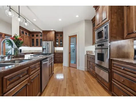 1799 Atherton Drive Lake Oswego OR 97034