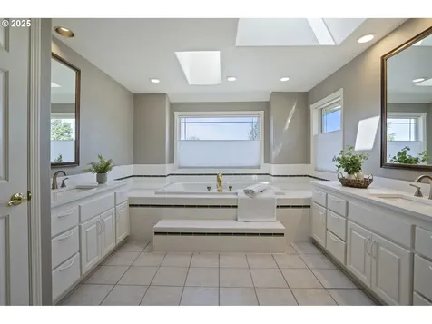 12345 SE Wagner Street Happy Valley OR 97086