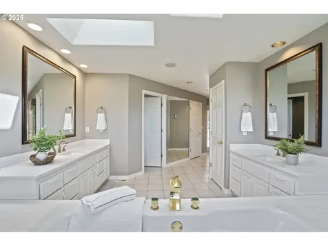 12345 SE Wagner Street Happy Valley OR 97086