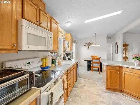 11772 SW Royal Villa Drive Portland OR 97224