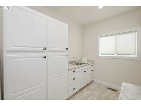 106 Hansen Lane Eugene OR 97404