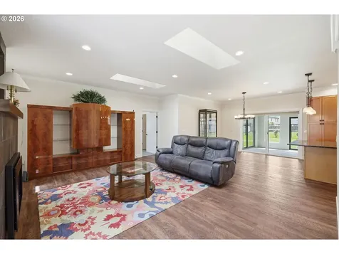 106 Hansen Lane Eugene OR 97404