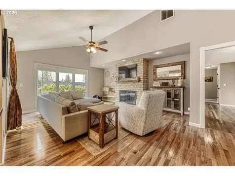 1175 SW Chastain Drive Gresham OR 97080