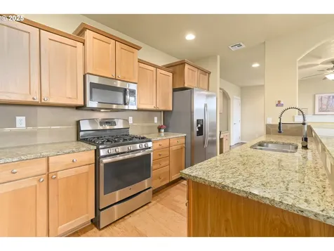 545 Mountaingate Drive Springfield OR 97478