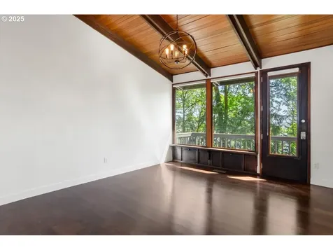 9335 NW Roseway Avenue Portland OR 97231