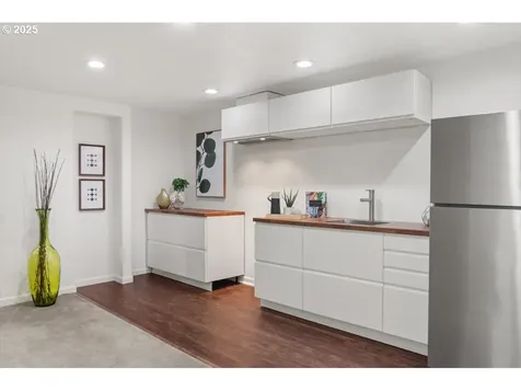9335 NW Roseway Avenue Portland OR 97231