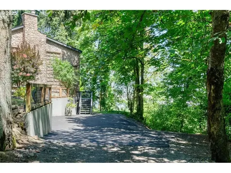 9335 NW Roseway Avenue Portland OR 97231