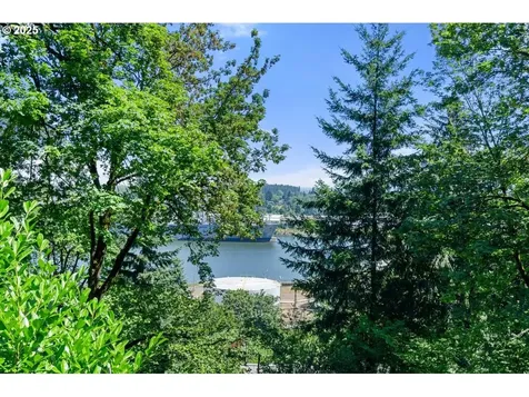 9335 NW Roseway Avenue Portland OR 97231