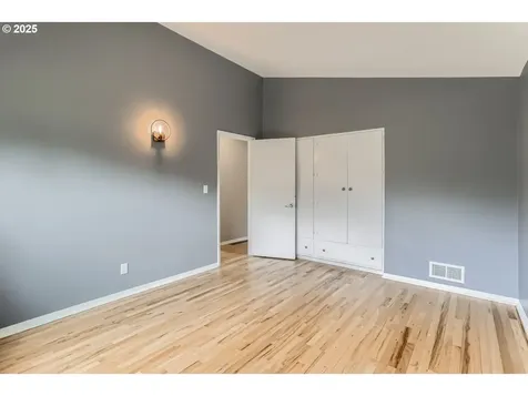 1925 SW Knollcrest Drive Portland OR 97225