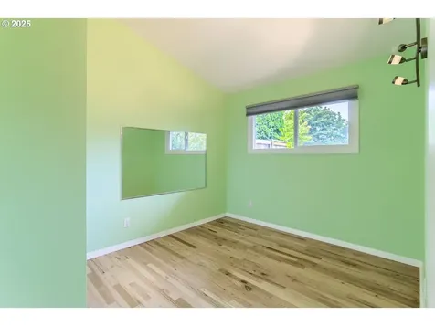 1925 SW Knollcrest Drive Portland OR 97225