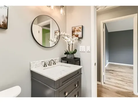1925 SW Knollcrest Drive Portland OR 97225