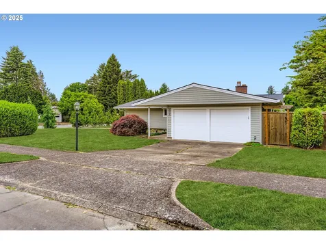 1925 SW Knollcrest Drive Portland OR 97225