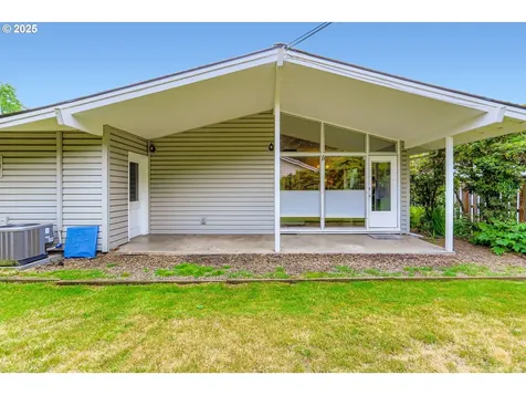 1925 SW Knollcrest Drive Portland OR 97225