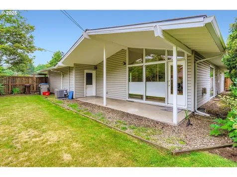 1925 SW Knollcrest Drive Portland OR 97225