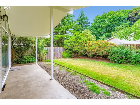1925 SW Knollcrest Drive Portland OR 97225