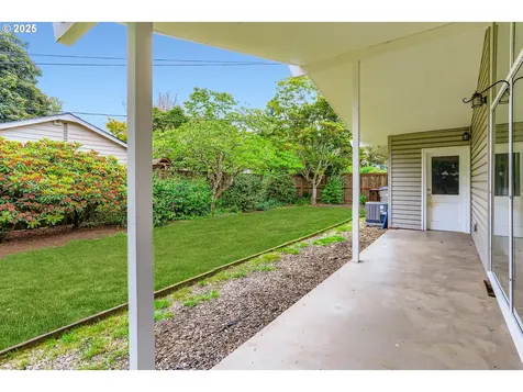 1925 SW Knollcrest Drive Portland OR 97225