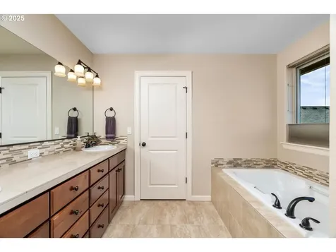 14727 Purple Ash Way Oregon City OR 97045
