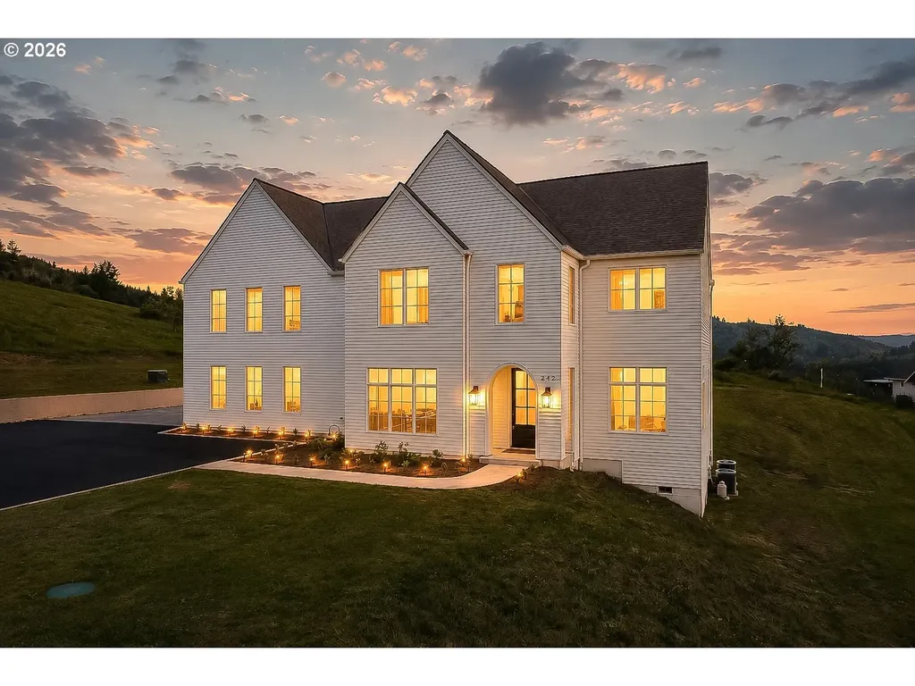 242 Cornerstone Lane Woodland WA 98674