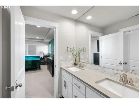 11872 SE Bridal Veil Falls Place Happy Valley OR 97086