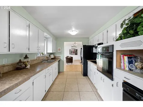 978 Welcome Way Eugene OR 97402