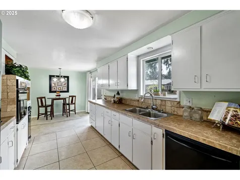 978 Welcome Way Eugene OR 97402