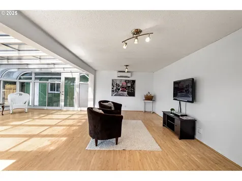 978 Welcome Way Eugene OR 97402