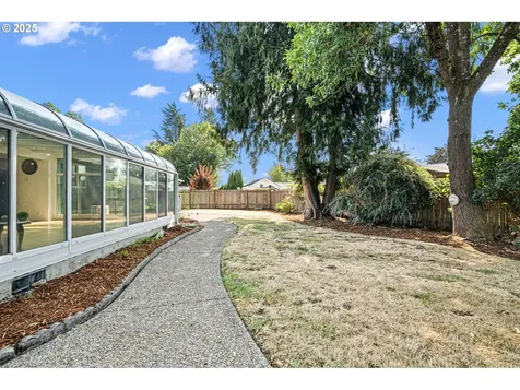 978 Welcome Way Eugene OR 97402
