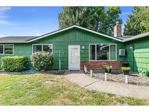 978 Welcome Way Eugene OR 97402