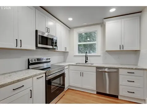 1827 SE Oak Street Portland OR 97214