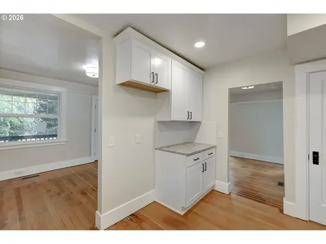1827 SE Oak Street Portland OR 97214