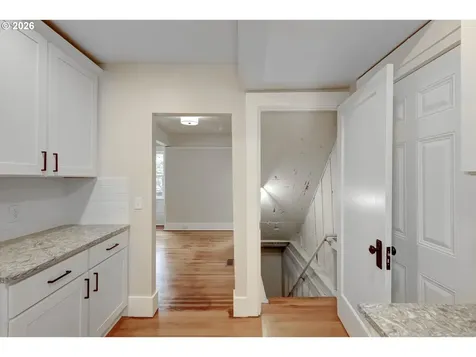1827 SE Oak Street Portland OR 97214