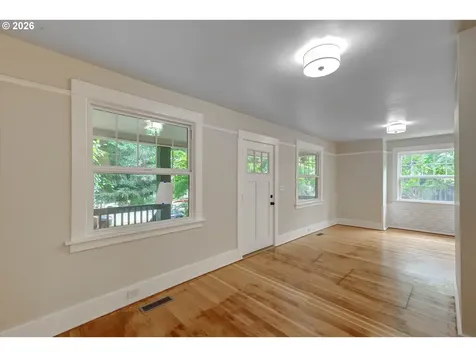 1827 SE Oak Street Portland OR 97214