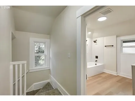 1827 SE Oak Street Portland OR 97214